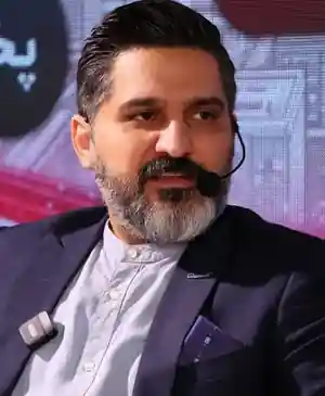 Reza Behroozi speaking in a technology conversation